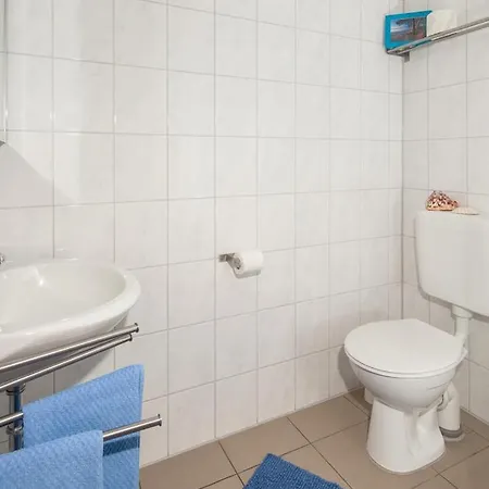 Reihenhaus, 50 Qm, 2 Schlafzimmer 펜션 레리크